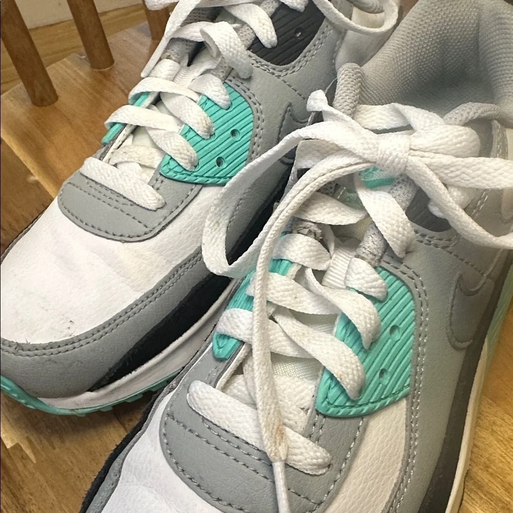 Nike Air Max Youth 6 1/2 black white aqua gray athletic shoe